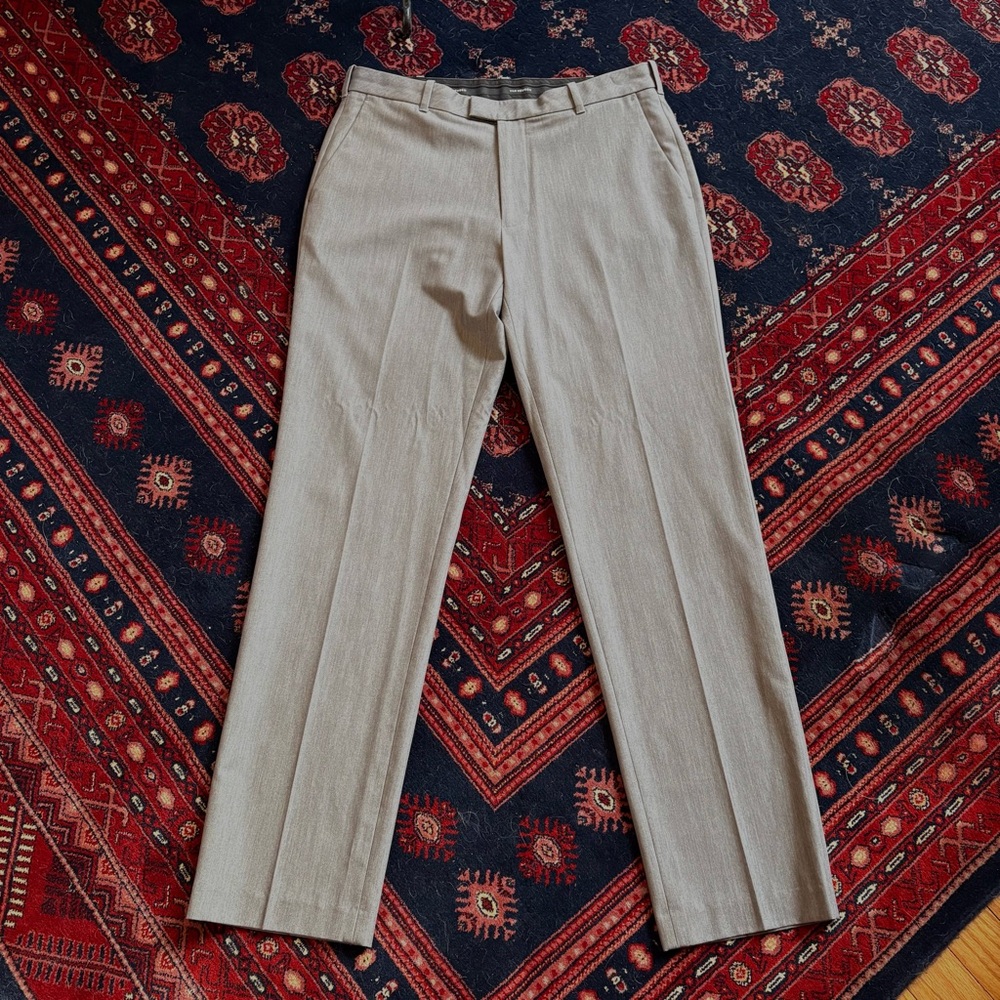 Light Gray Dress Pant Van Heusen Flex Straight 32X32